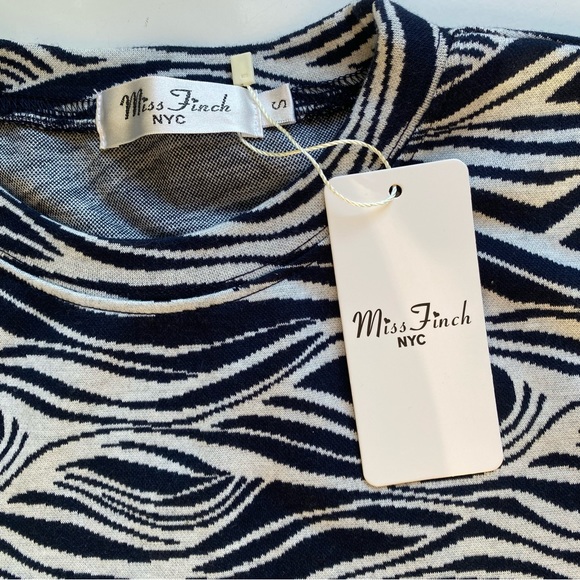 MISS FINCH NYC Women's Black Navy Striped Long Sleeve Sweater Size S - Picture 7 of 12